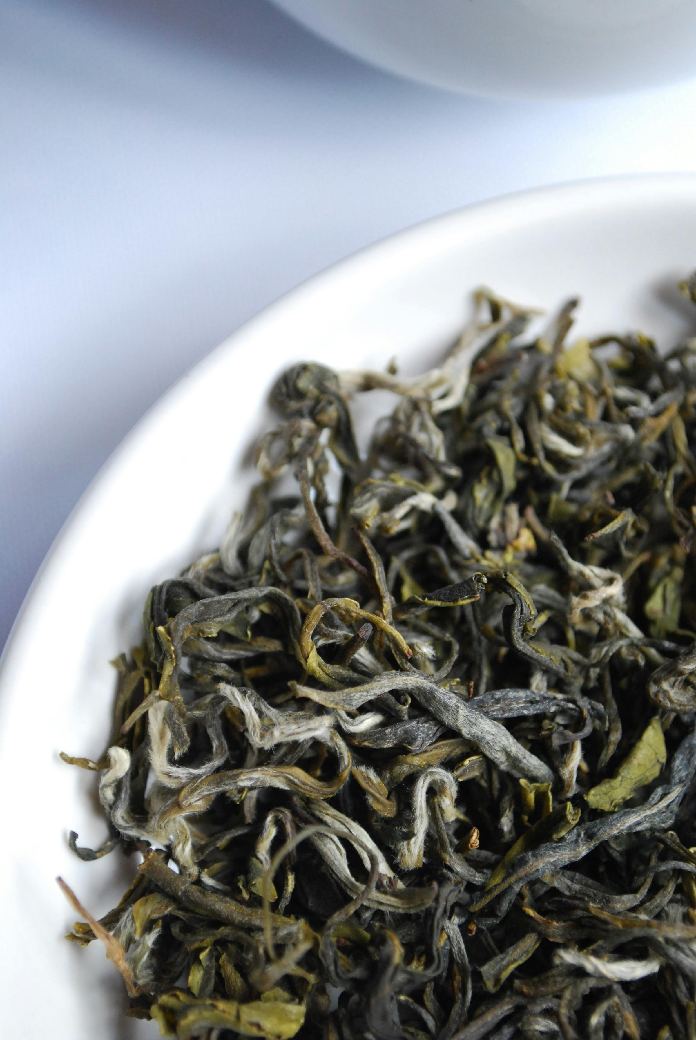 Background image - white tea leaves